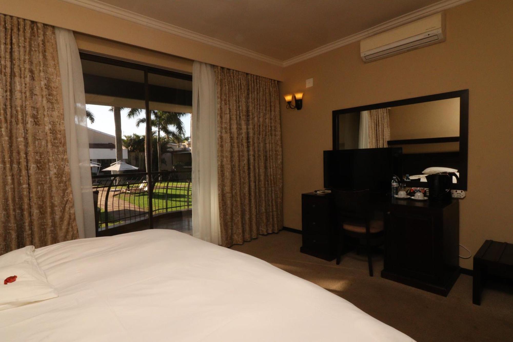 Happy Valley Hotel And Casino Ezulwini Exterior photo